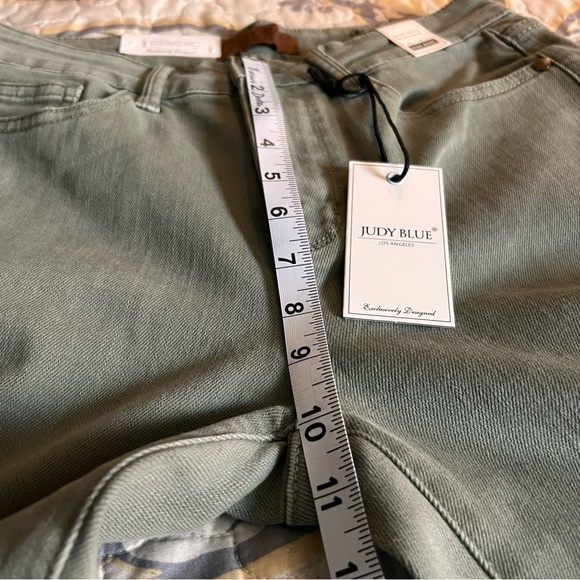 NWT Judy blue "sage it ain’t so” denim jean capris, 28 - Picture 12 of 14